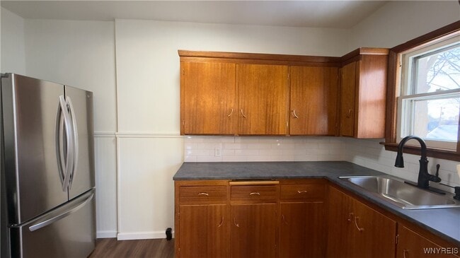 Building Photo - 204 Union St