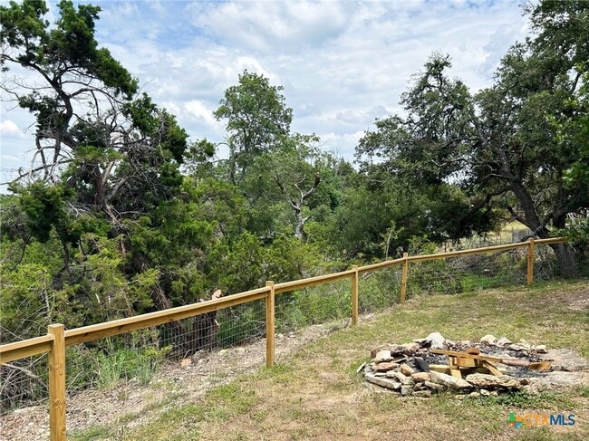 Building Photo - 156 Misty Hills Dr