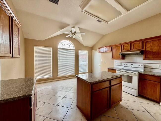 Building Photo - 21306 Walden Grove Ln