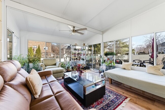 Building Photo - 912 Stonebridge Way