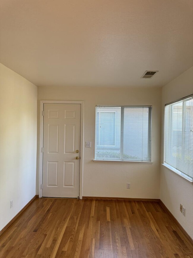 Building Photo - 12283 Woodside Dr