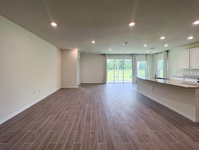 Building Photo - 1315 NW 132nd Cir