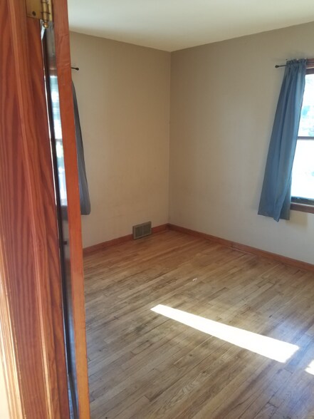 Building Photo - 1724 35th St