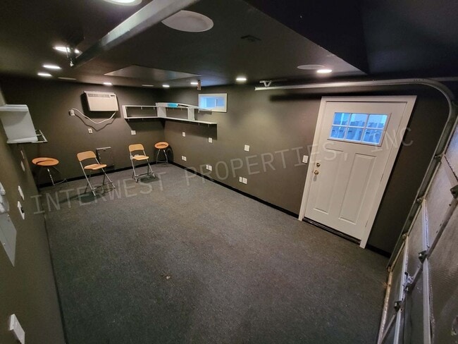 Building Photo - *RENT PROMO* 3+bd 1.5 ba Single Level West...