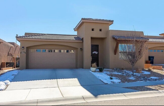 Primary Photo - Charming 4 Bedroom 2.5 bath house in a Gat...