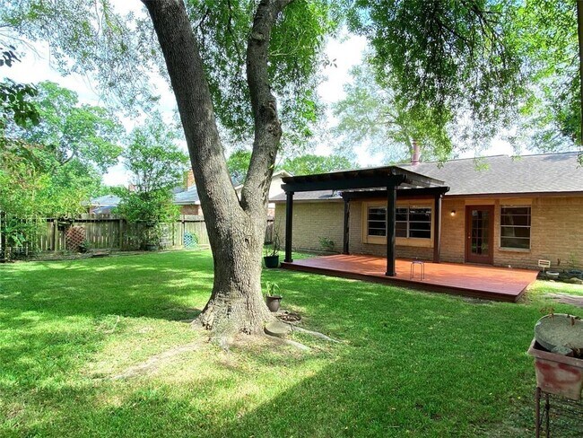 Building Photo - 747 Seamaster Dr