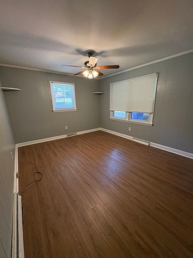 Building Photo - Great Location in Greenville 3 Bedroom 1.5 Bath  Minutes from Augusta Road and Downtown!!