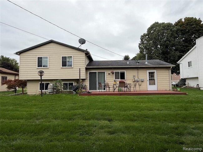 Building Photo - 229 Wainwright St