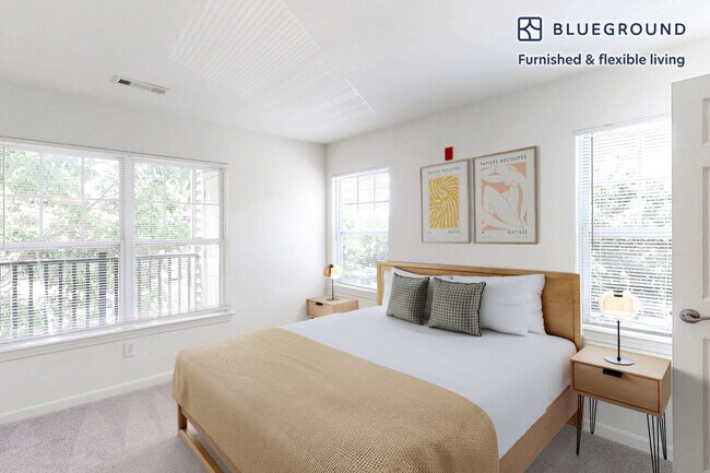 Building Photo - 1000 Avalon Dr