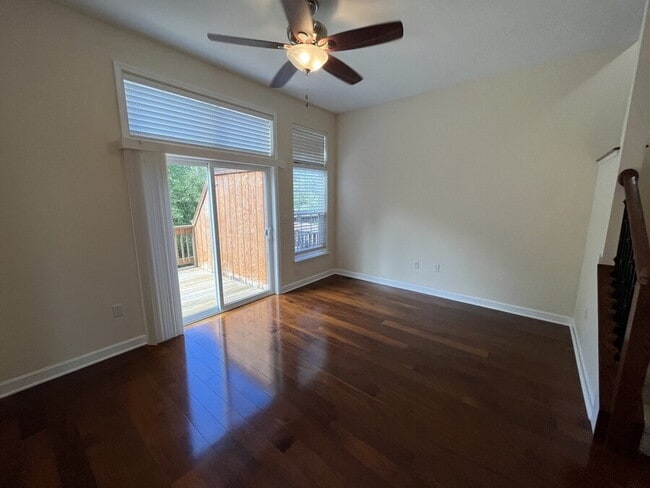 Building Photo - 39 Grandview Dr