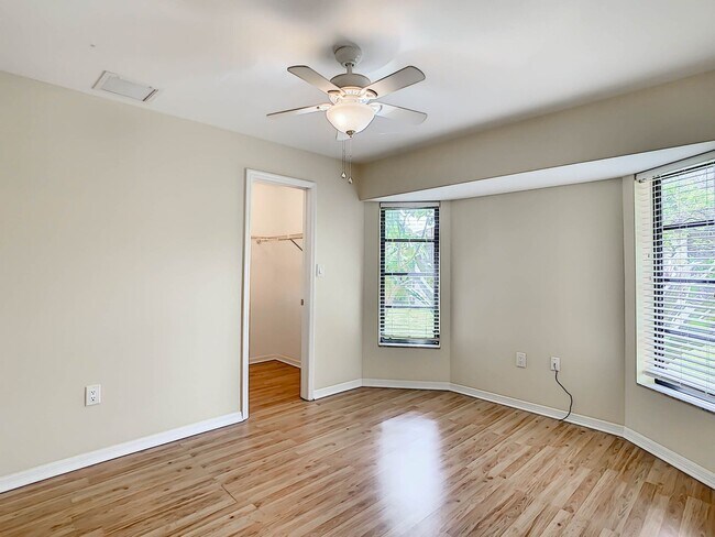 Building Photo - Port Charlotte Waterfront Pool Home - Grea...
