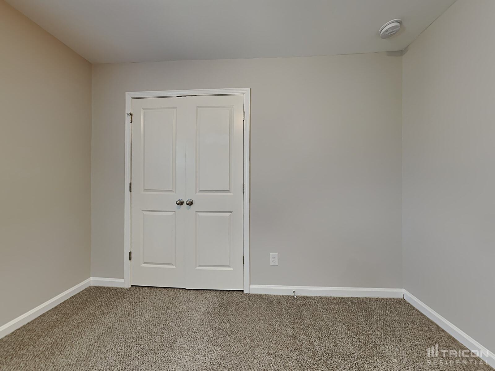 Building Photo - 7121 Creeksong Dr