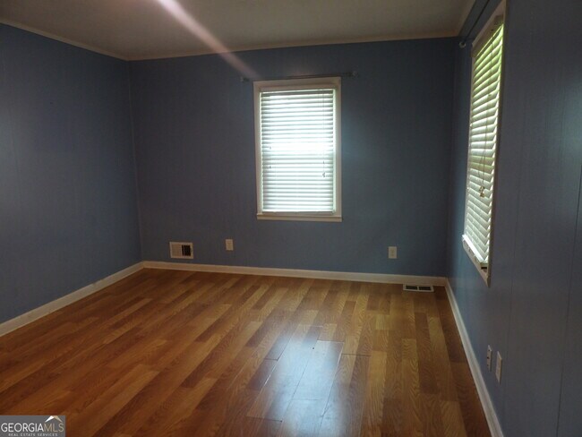 Building Photo - 335 Bay Creek Rd