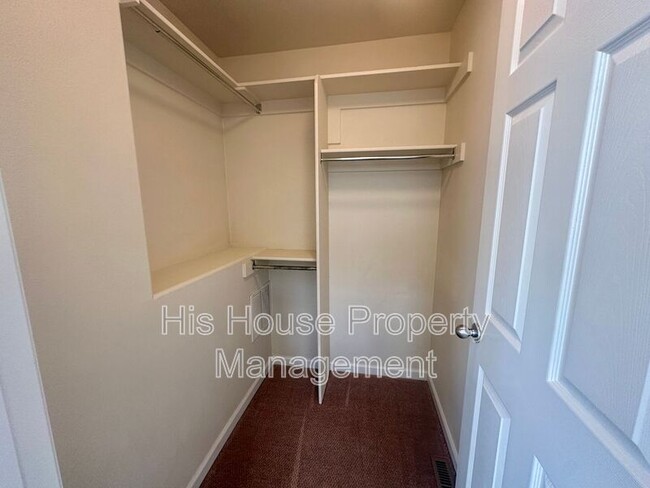 Building Photo - 6345 Chardonnay St