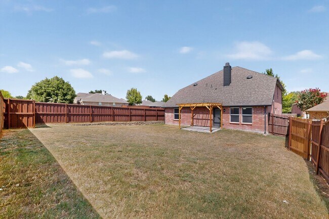 Building Photo - Spacious Renovation Ready To Be Called Home!!!