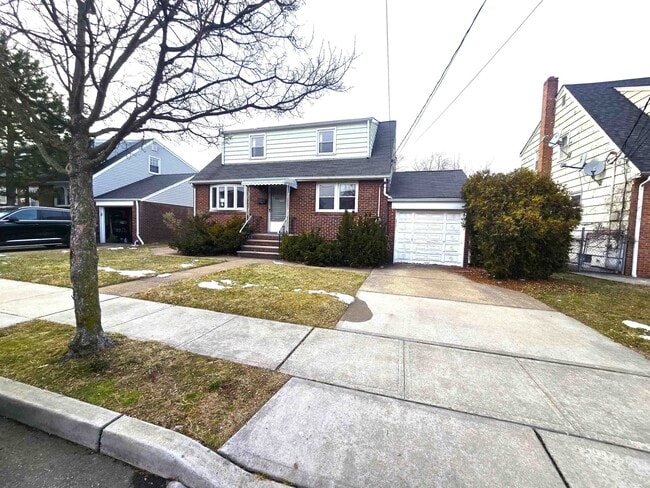 Building Photo - 701 4th St