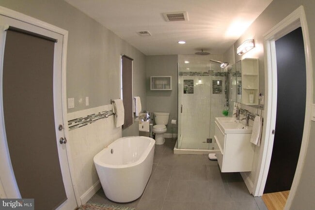 Building Photo - 1542 Crowell Rd