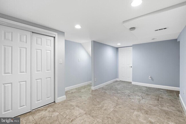 Building Photo - 1719 Melbourne Dr