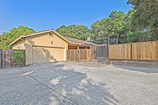 Building Photo - Updated Single Family Home in Saratoga