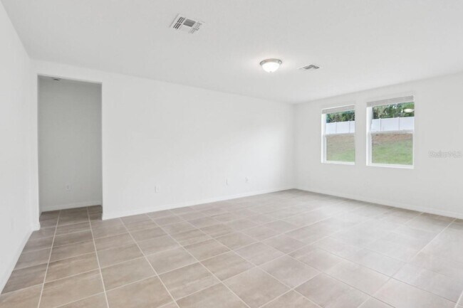 Building Photo - 2310 White Tail St