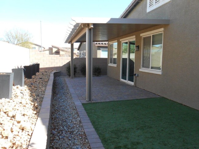 Building Photo - Beautiful Single Story Home in Gated Commu...