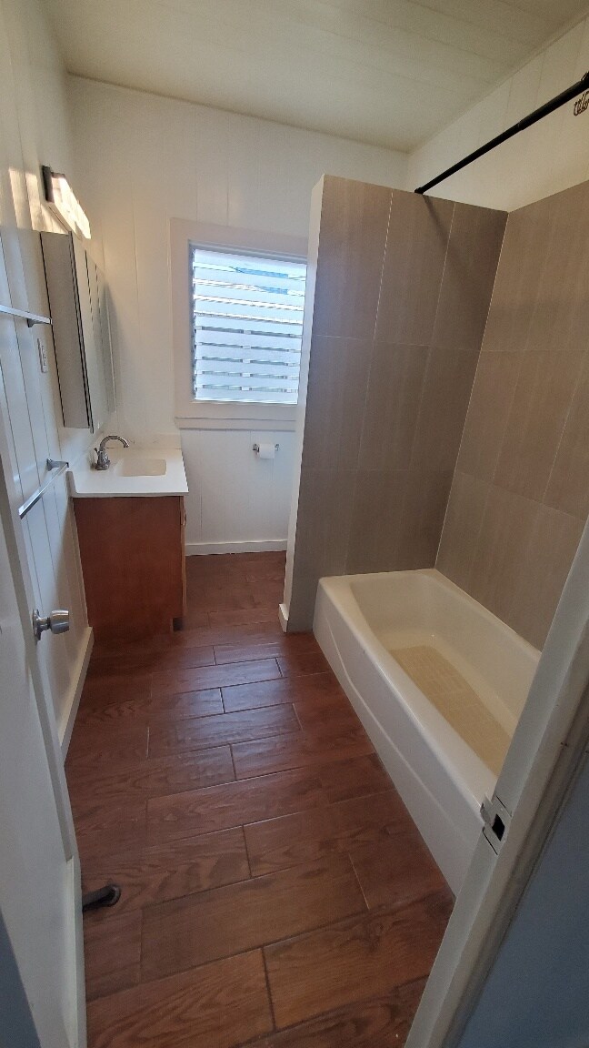 Building Photo - 1138 Kamaile St