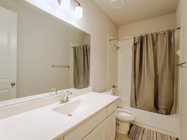 Building Photo - 504 Antler Dr