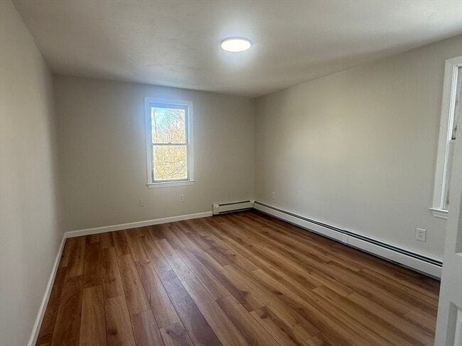 Building Photo - 17 Julian Ln