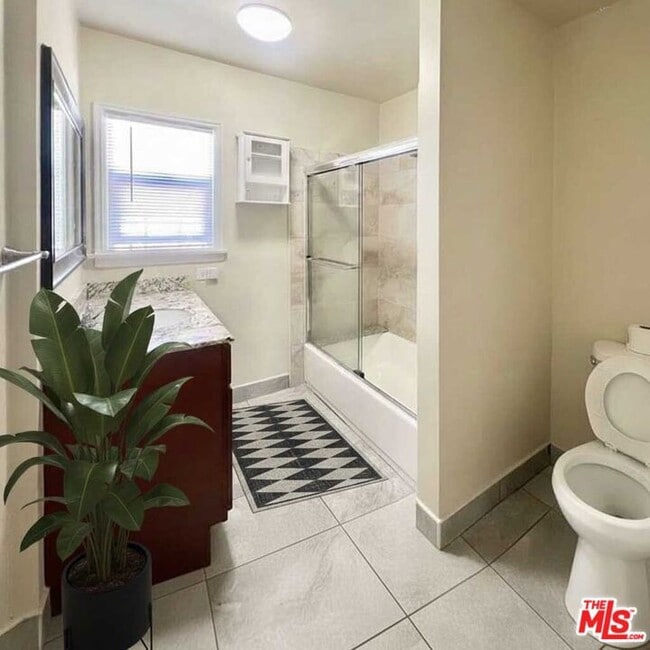 Building Photo - 149 S Gramercy Pl