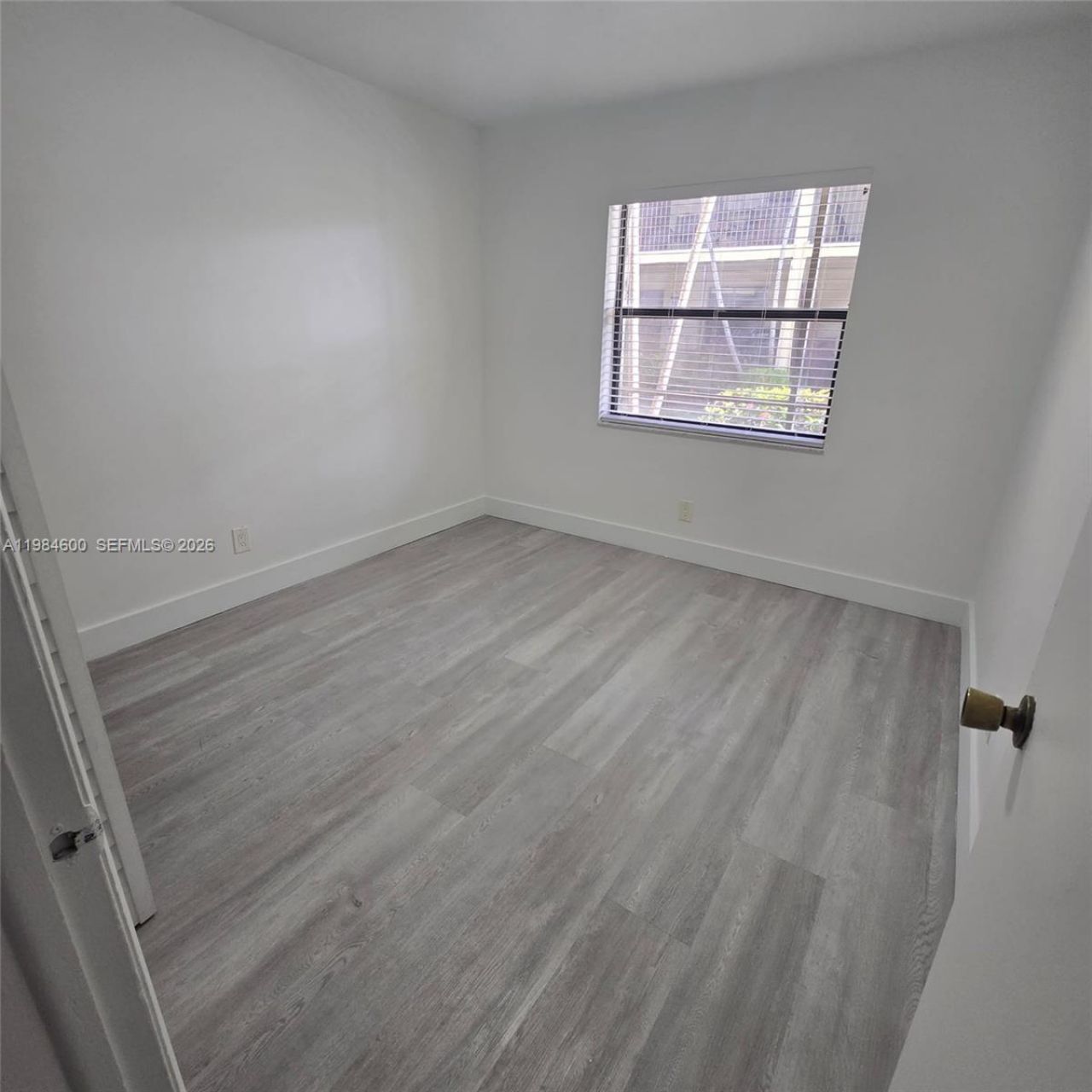 Building Photo - 10020 Winding Lake Rd