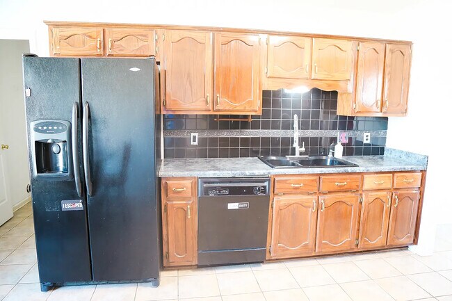 Building Photo - 348 Wolf Run Rd