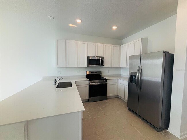 Building Photo - 2664 Skyline Lp