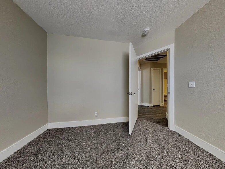 Building Photo - 8236 Hercules Dr