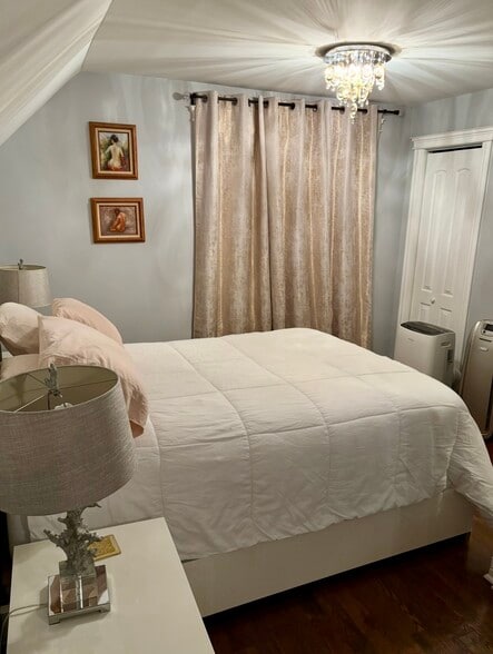 Building Photo - 2629 N Avers Ave