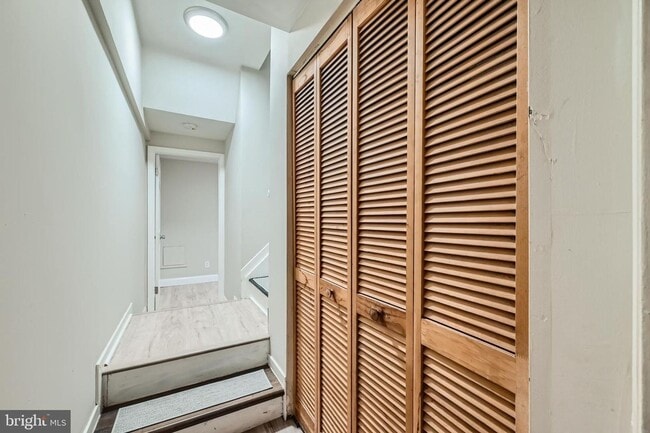 Building Photo - Modern 3-Bedroom Gem with Deck