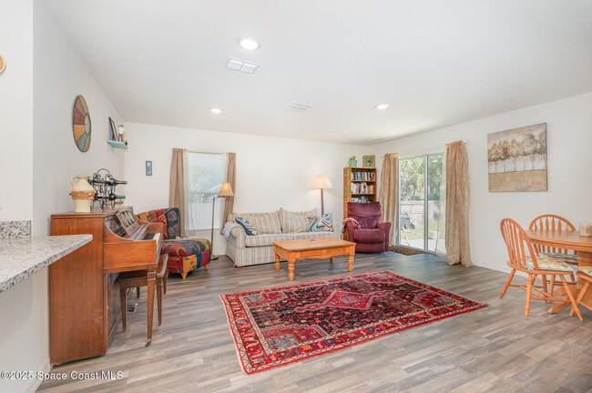 Building Photo - 711 Darlington Ave SW