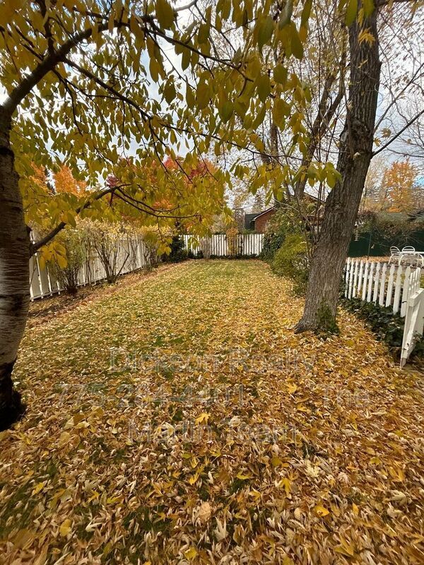 Building Photo - 901 Walker Ave