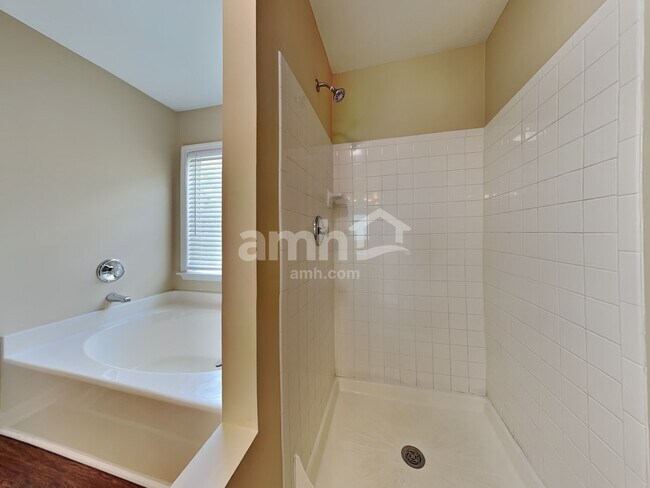 Building Photo - 1536 Cardinal Ln