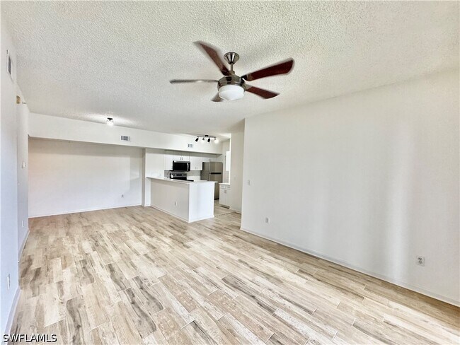 Building Photo - 1830 Florida Club Cir
