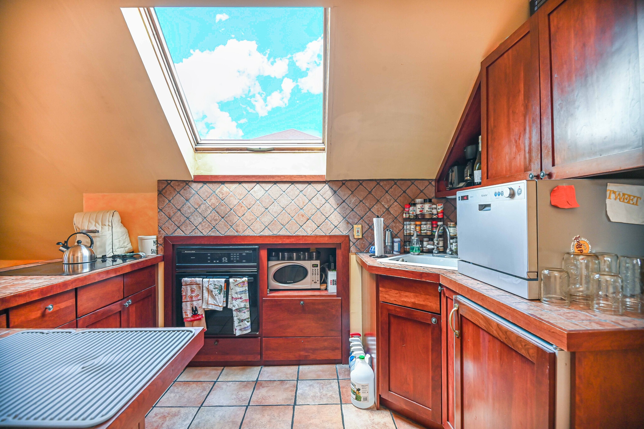 Kitchen - 95 Beckett St