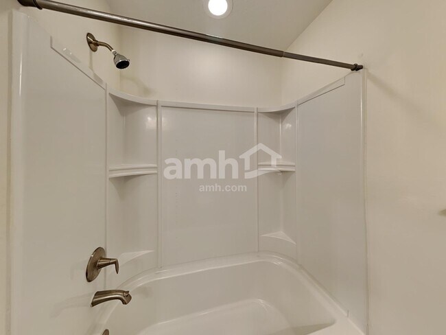 Building Photo - 221 Crestrun Loop