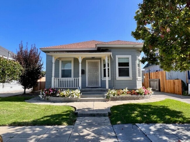 Primary Photo - Historic Charm, Modern Comfort | 4BR + Den...
