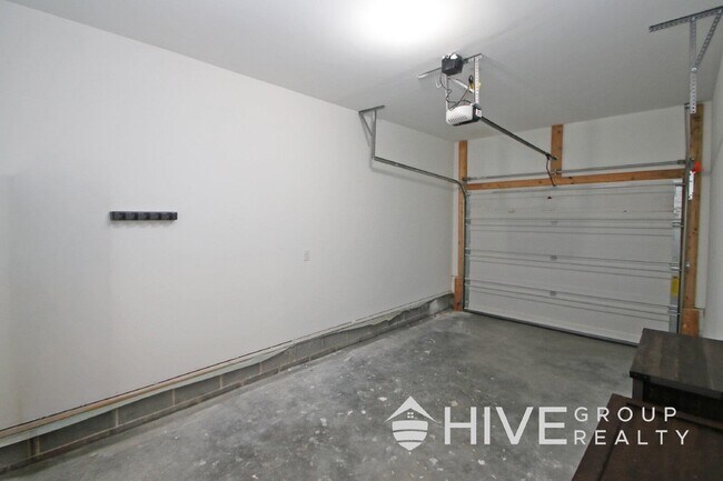 Building Photo - 117 21st St