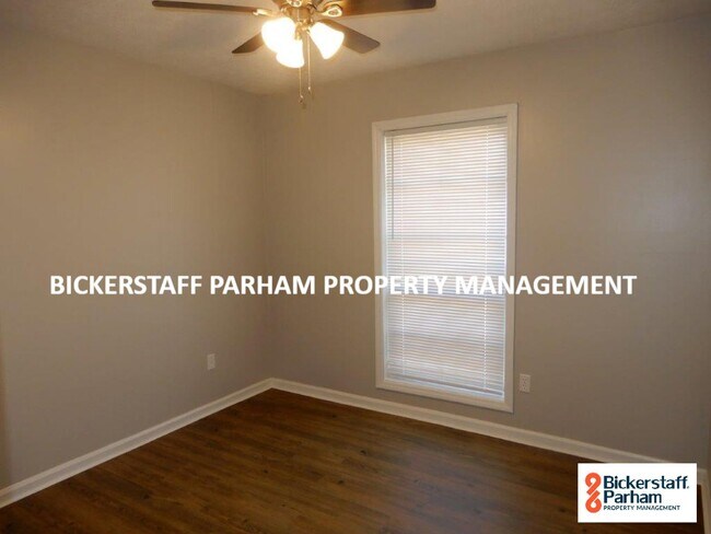 Building Photo - Brick Home Located Off Of Schatulga Rd! Wi...