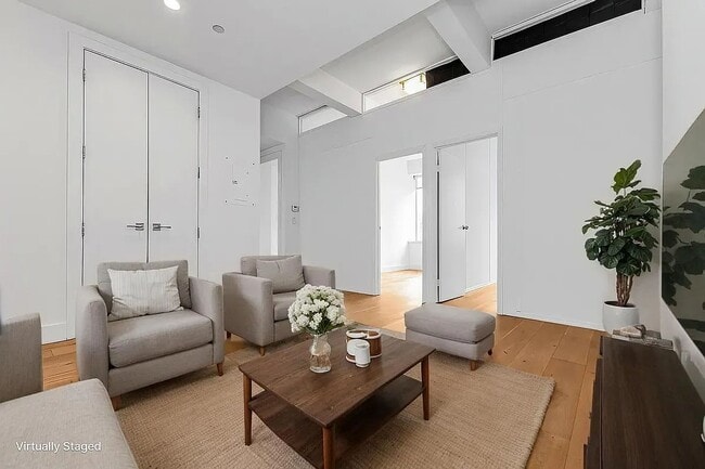 Primary Photo - 50 Murray St