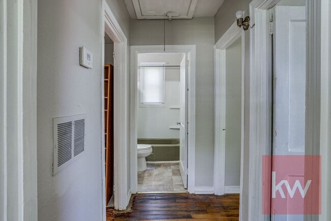 Building Photo - ONE LEVEL DUPLEX UNIT IN KINGSPORT NOW AVAILABLE!