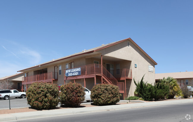 Primary Photo - Desert Oasis Apartments & Homes