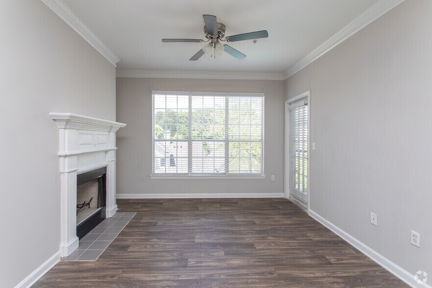 1BR, 1BA - 757SF - Paces Park