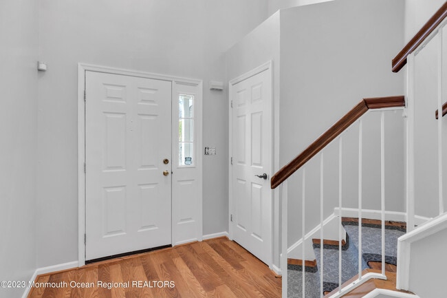 Building Photo - 204 Finch Ct