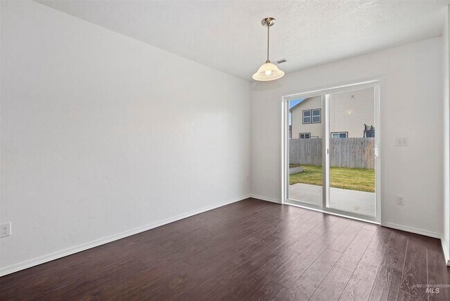 Building Photo - Single Level 3 bd/2 bath home in Desirable Charter Pointe Sub